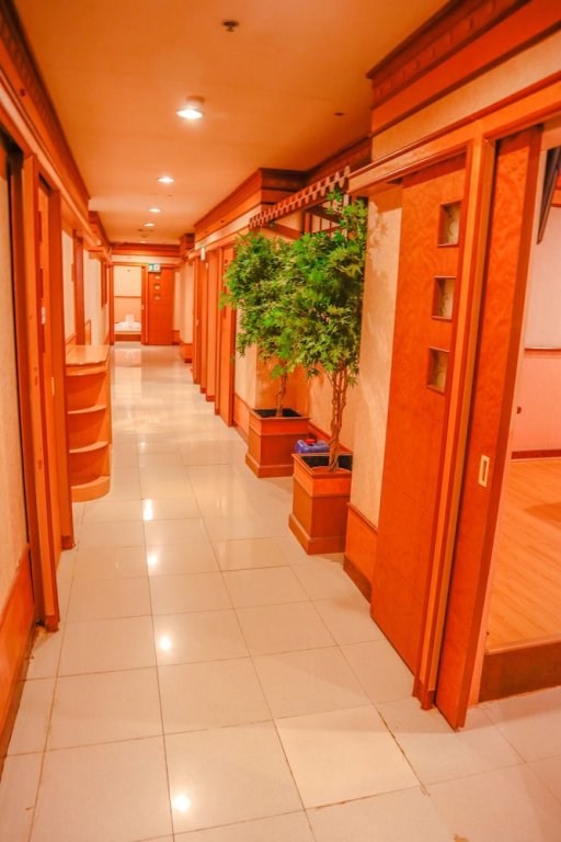 yannaty hotel halal