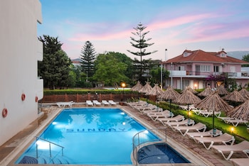sunday hotel