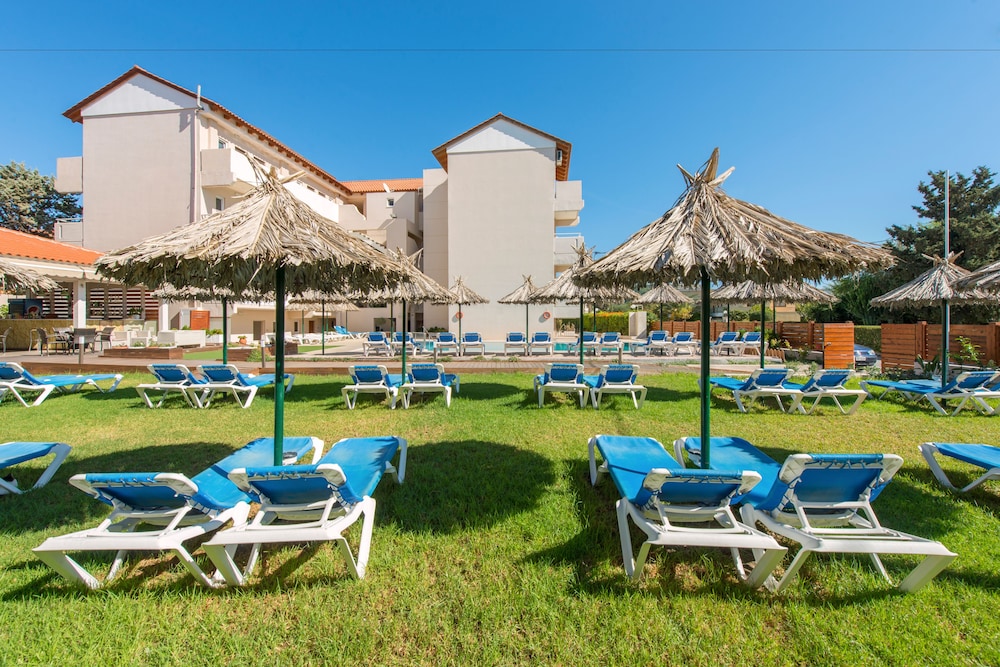 sunday hotel