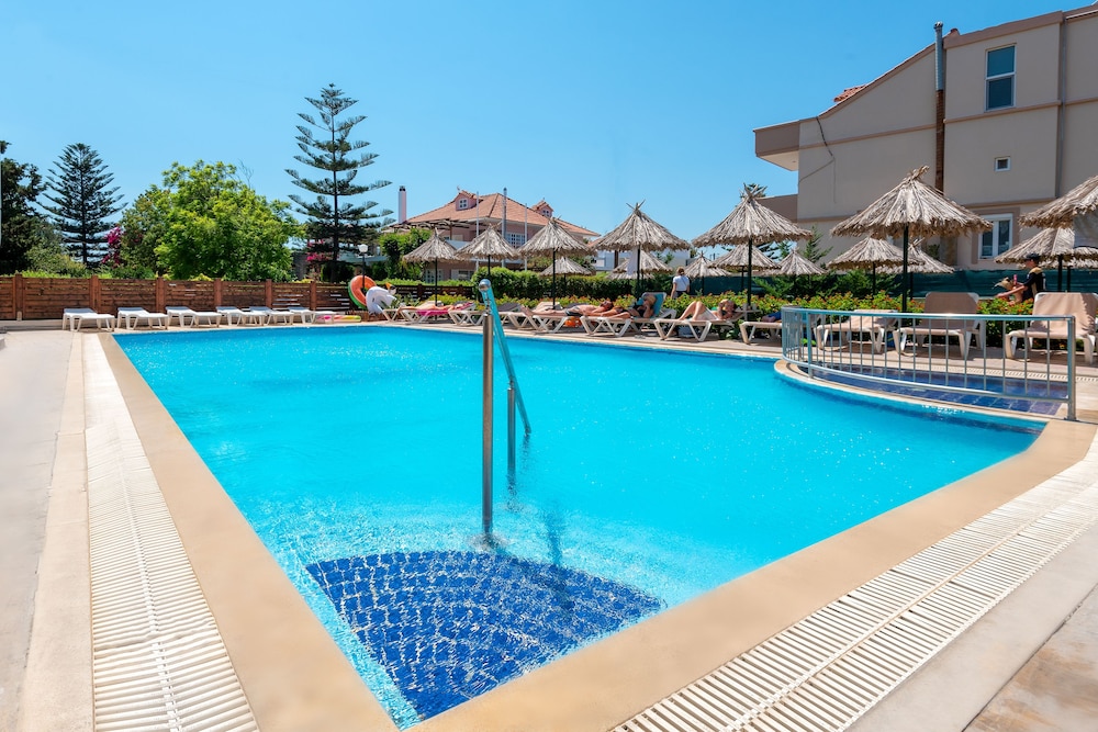 sunday hotel