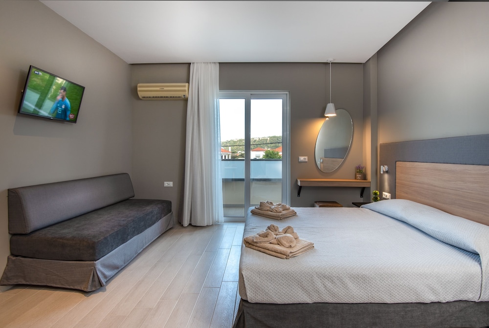 sunday hotel