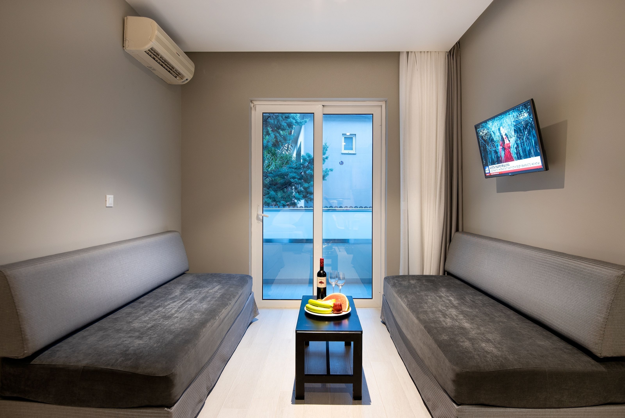 sunday hotel
