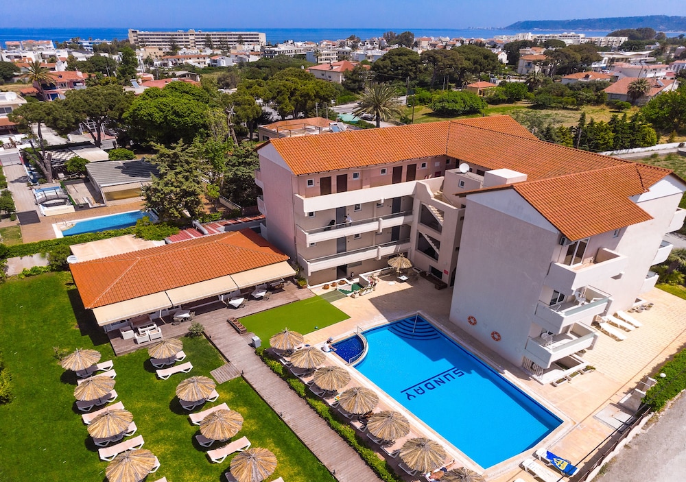 sunday hotel