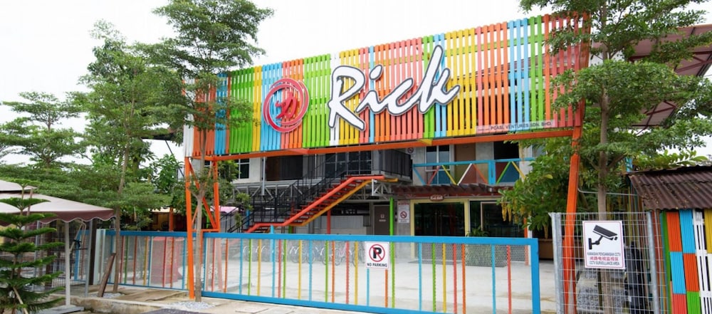 rick resort teluk intan