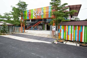 rick resort teluk intan