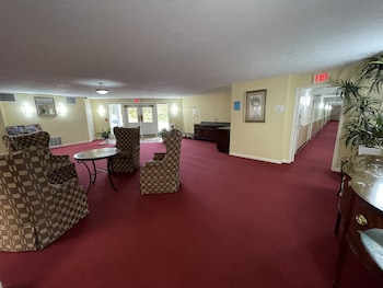 Gold Star Inn & Suites,In Groton,2 star