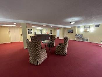 Gold Star Inn & Suites,In Groton,2 star