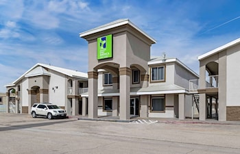 hometowne studios by red roof odessa