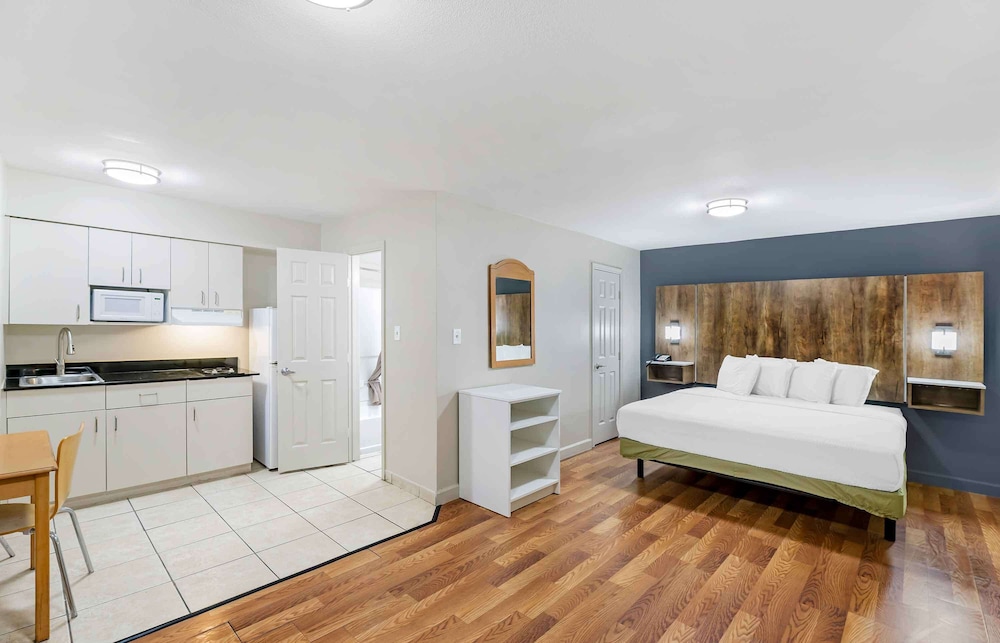 hometowne studios by red roof odessa