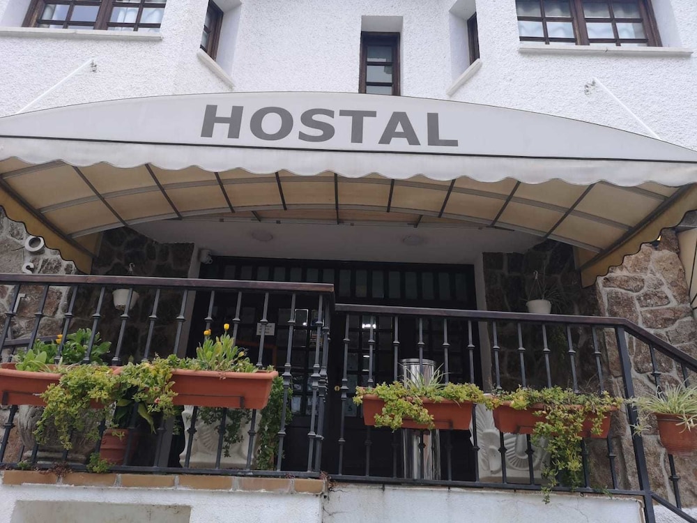 hostal asador julian brunete