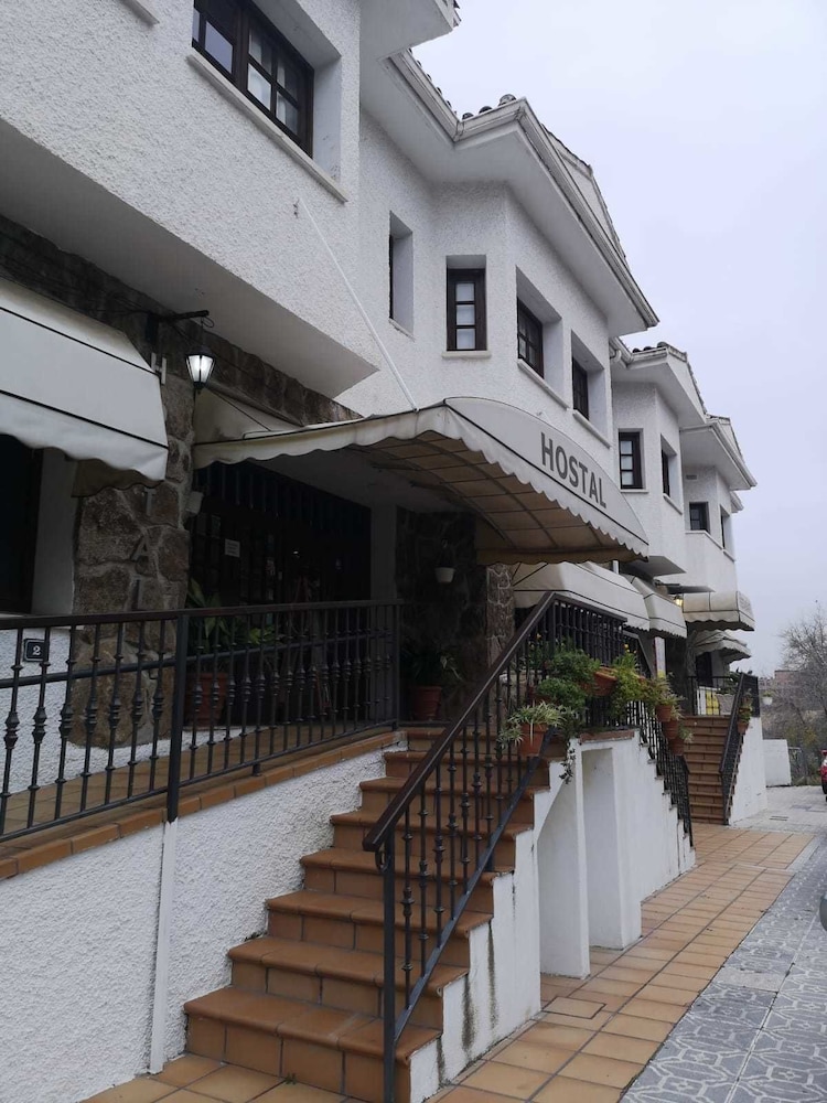 hostal asador julian brunete