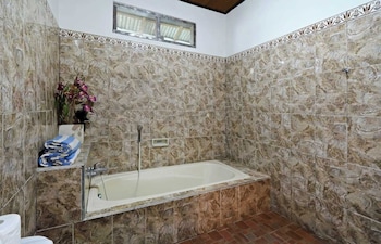 rumah akira seminyak