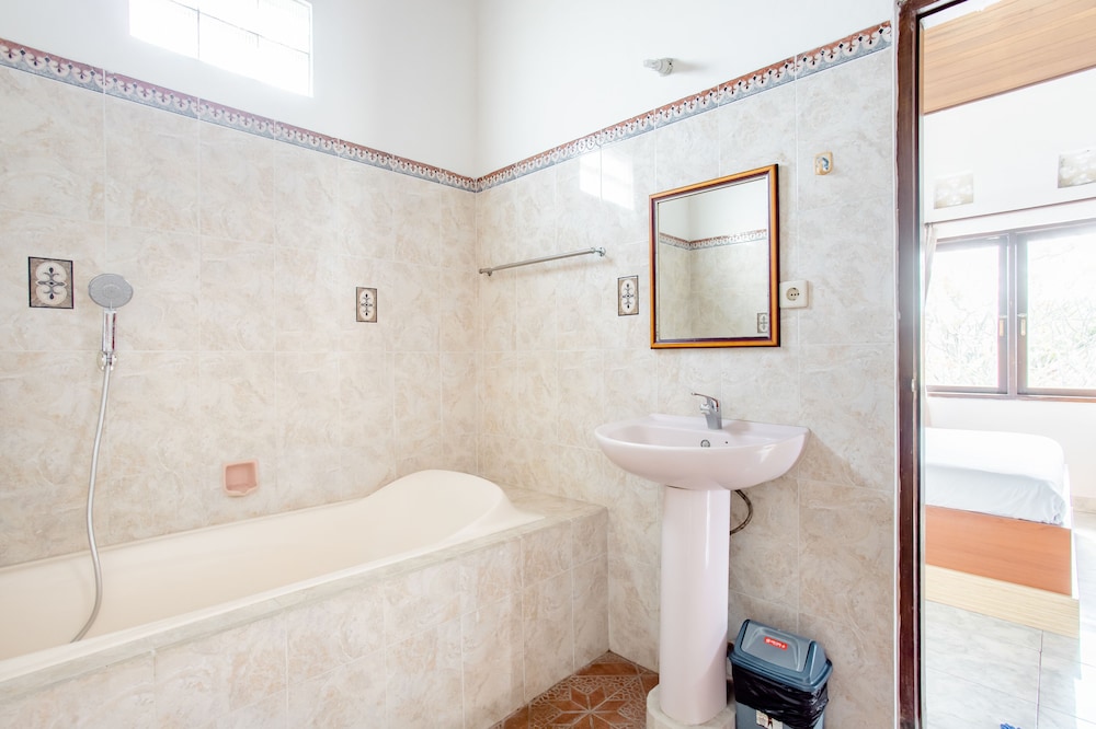 rumah akira seminyak