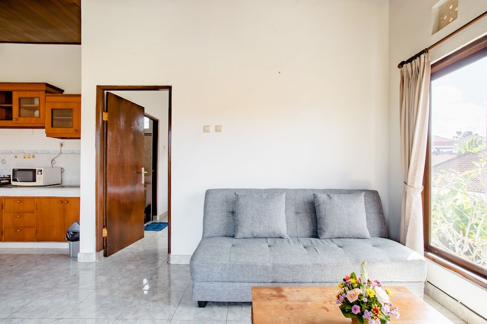 rumah akira seminyak