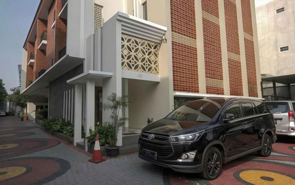 reddoorz premium near ragunan zoo 2