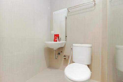 reddoorz premium near ragunan zoo 2