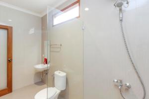 reddoorz premium near ragunan zoo 2