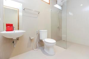 reddoorz premium near ragunan zoo 2