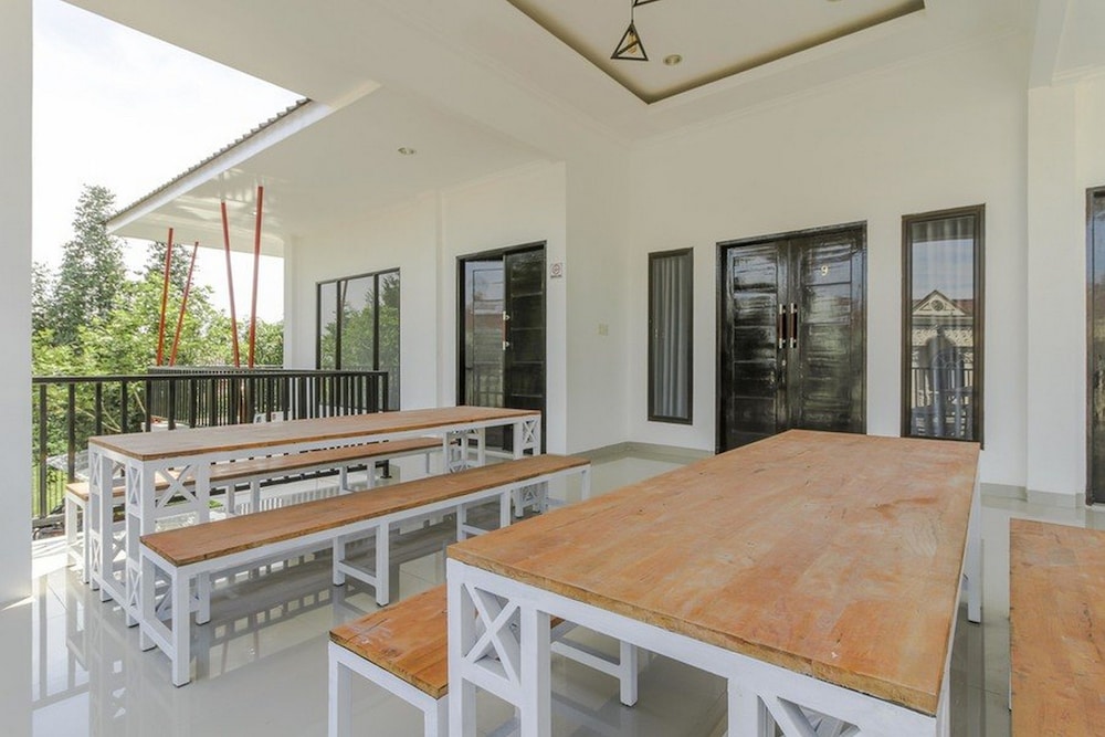 reddoorz premium setiabudi medan