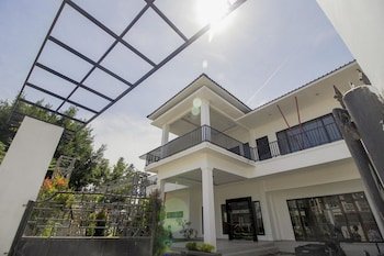 reddoorz premium setiabudi medan