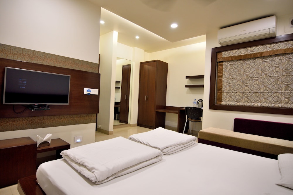 Hotel Alankar Palace,Maharana Pratap Nagar,3 star