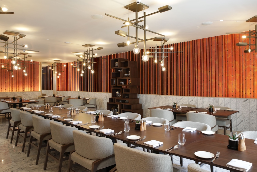 Four Seasons Hotel Bengaluru At Embassy One,Sivanchetti Gardens,5 star