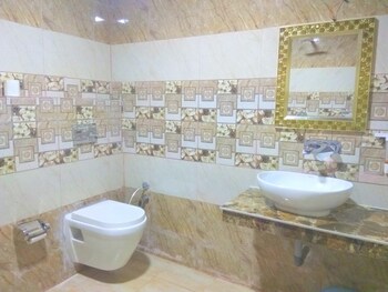 hotel himdhara