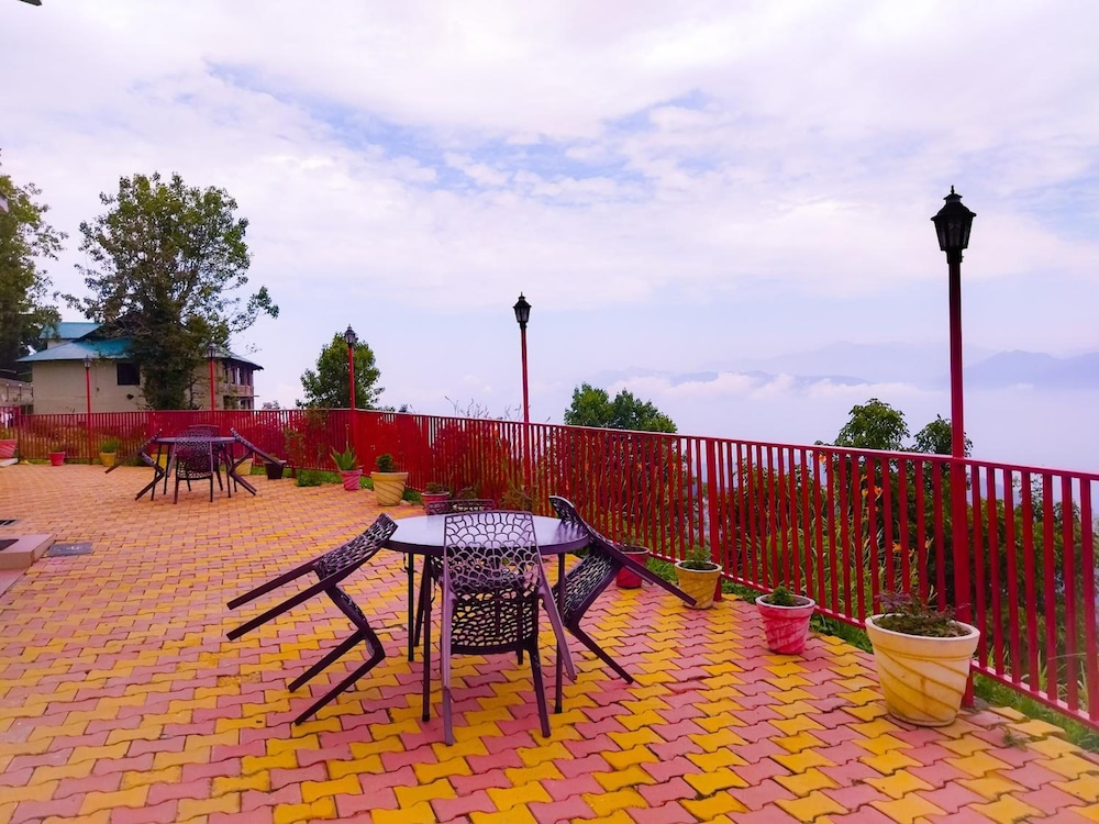hotel himdhara
