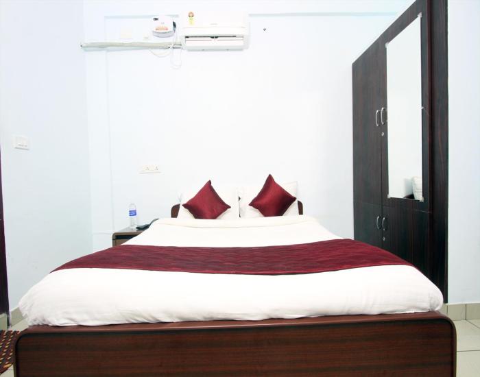 lakshana service apartment