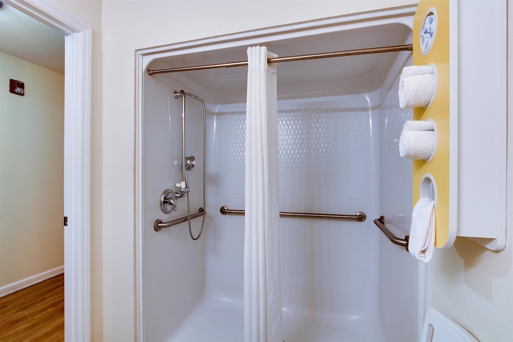 motel 6 hinesville ga