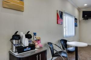 motel 6 hinesville ga