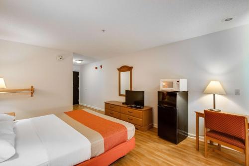 motel 6 hinesville ga