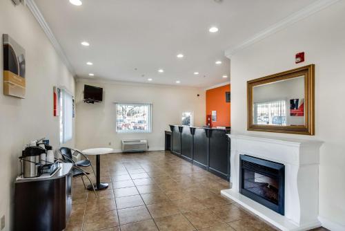 motel 6 hinesville ga