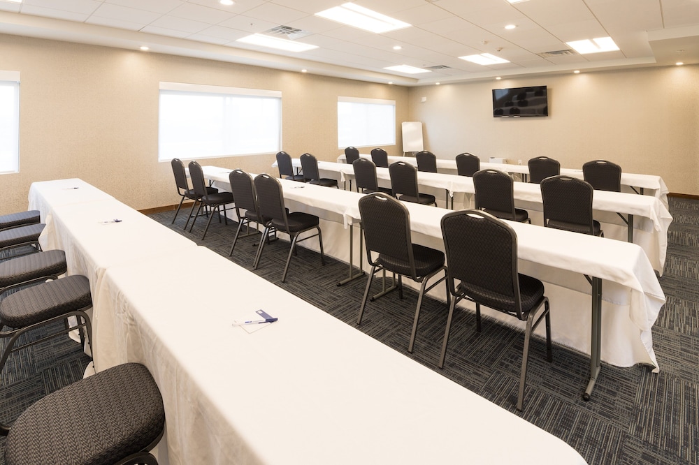 holiday inn express and suites auburn an ihg hotel