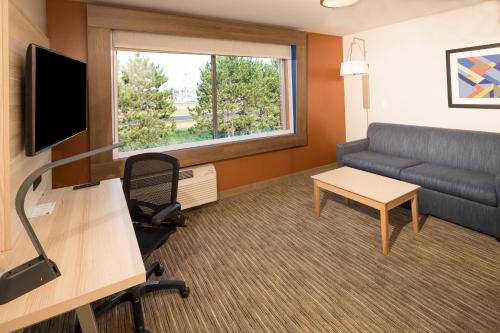 holiday inn express and suites auburn an ihg hotel