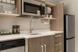 home2 suites by hilton chicago river north