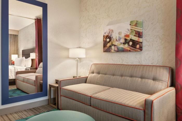 home2 suites by hilton chicago river north