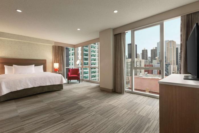 home2 suites by hilton chicago river north