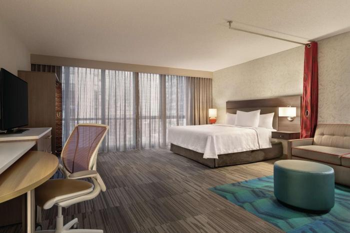home2 suites by hilton chicago river north