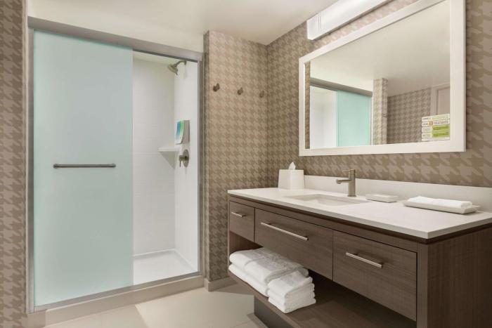 home2 suites by hilton chicago river north
