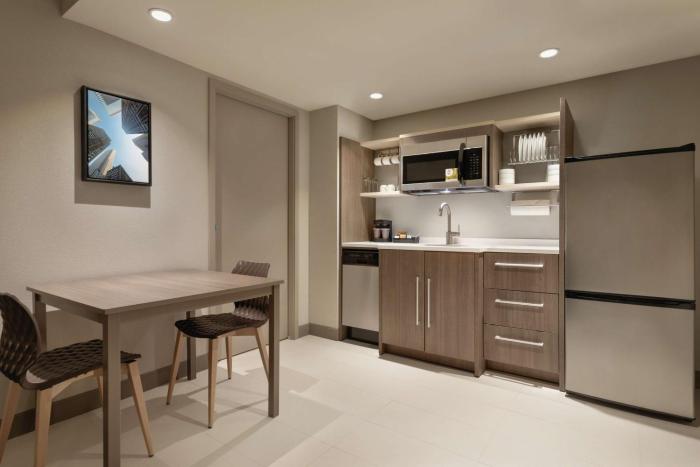 home2 suites by hilton chicago river north