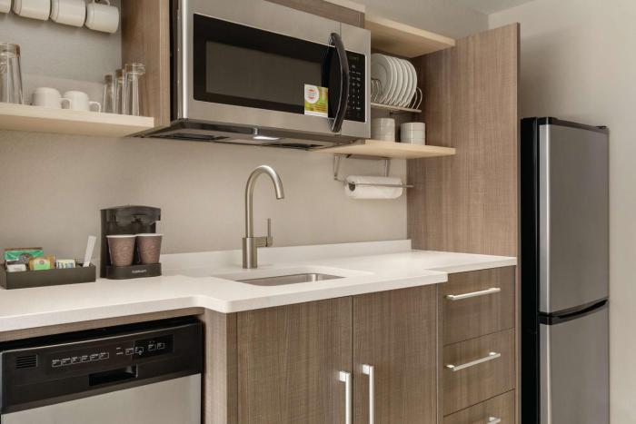 home2 suites by hilton chicago river north