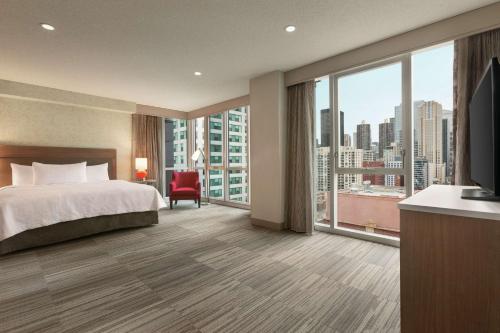 home2 suites by hilton chicago river north