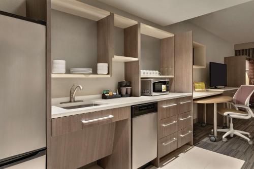 home2 suites by hilton chicago river north