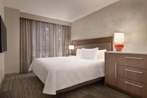 home2 suites by hilton chicago river north
