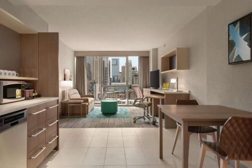 home2 suites by hilton chicago river north