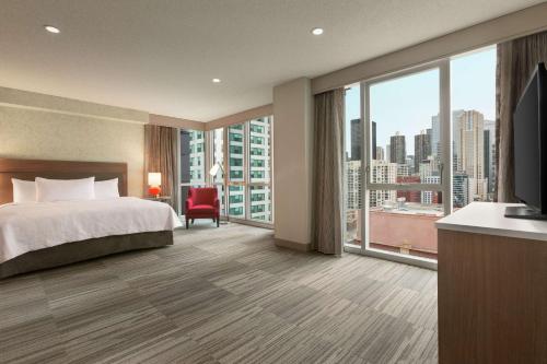 home2 suites by hilton chicago river north