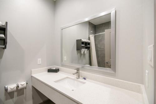 americas best value inn and suites northeast houston i 610