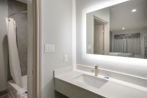 americas best value inn and suites northeast houston i 610
