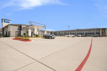 americas best value inn and suites northeast houston i 610